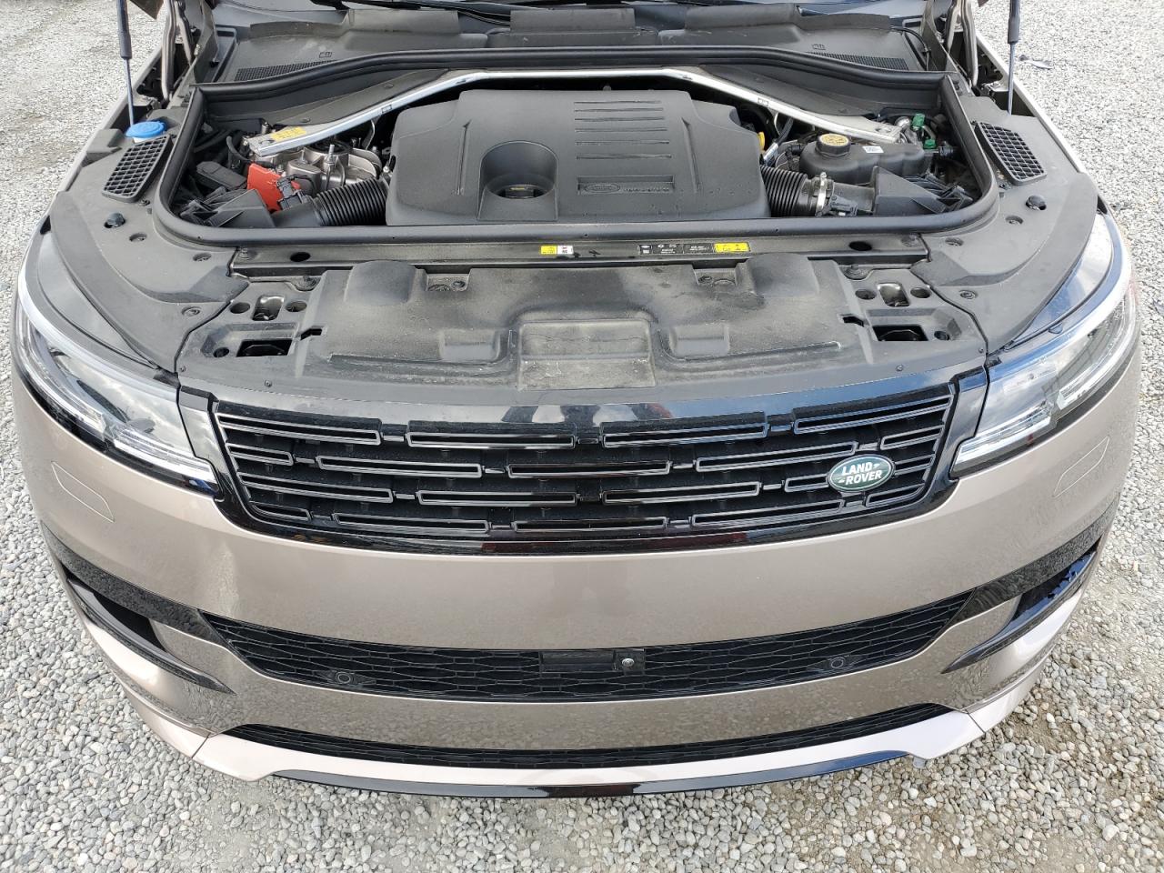 2023 Land Rover Range Rover - Image 12