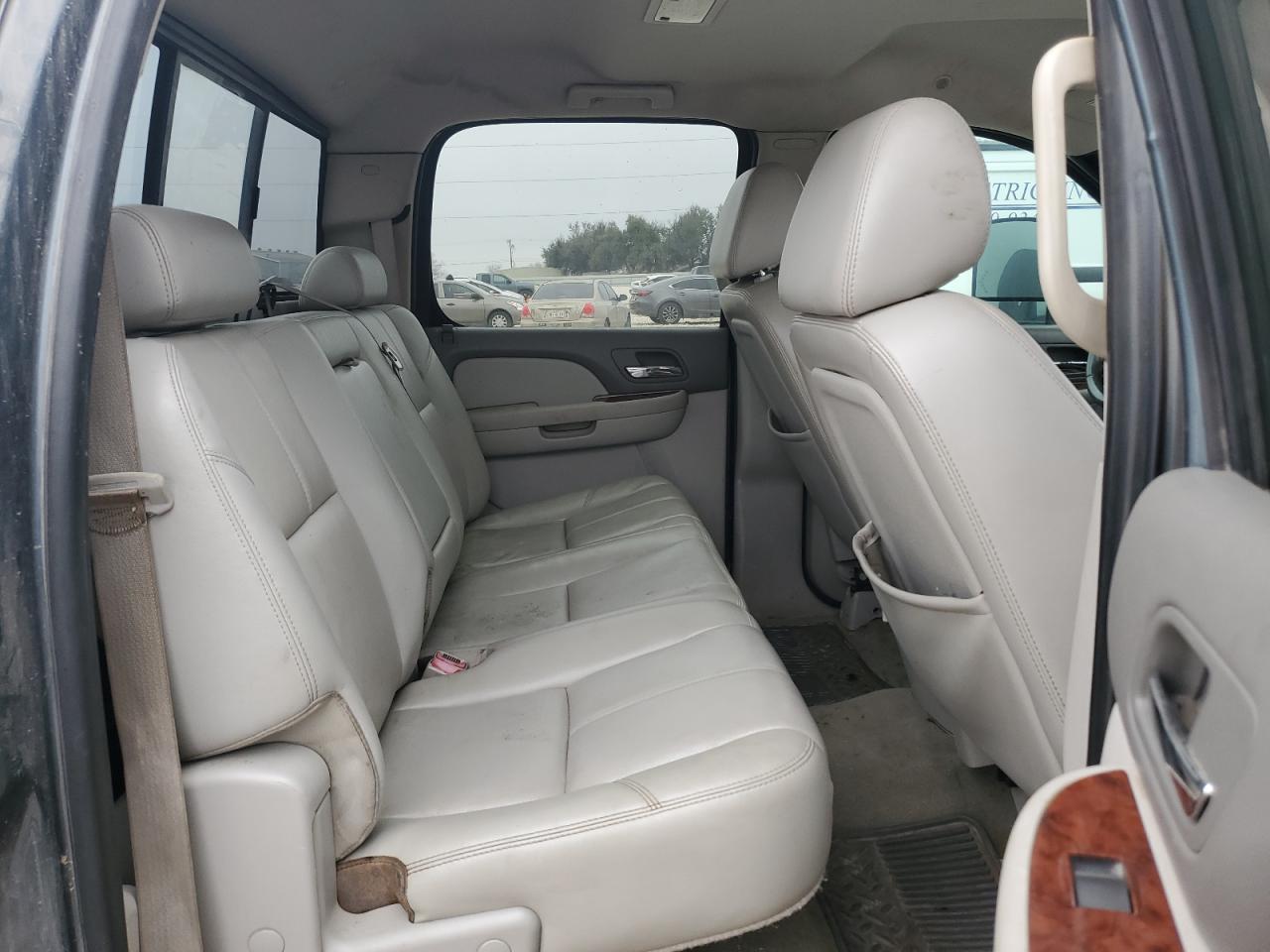 2009 GMC Sierra - Image 10