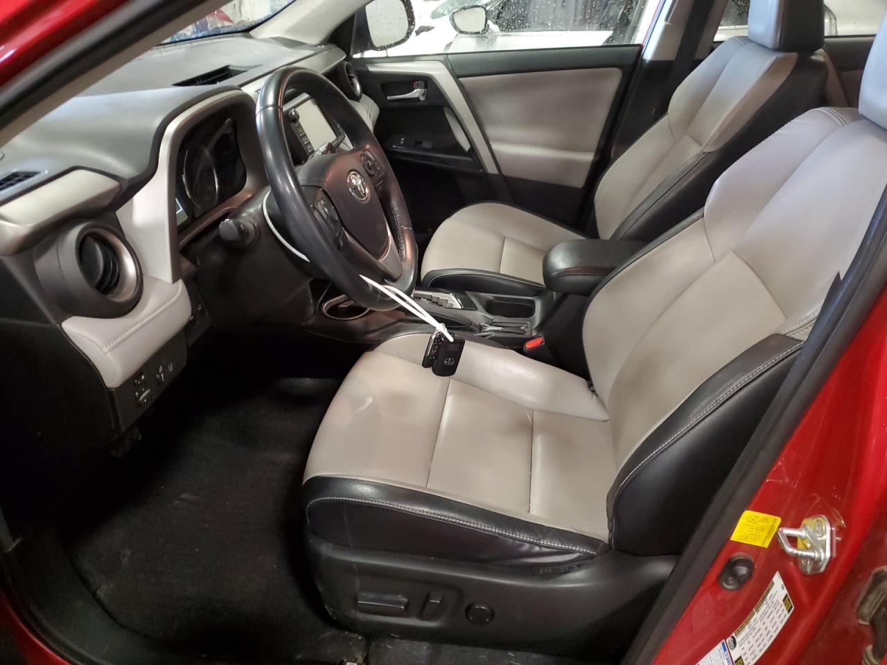 2016 Toyota RAV 4 - Image 7