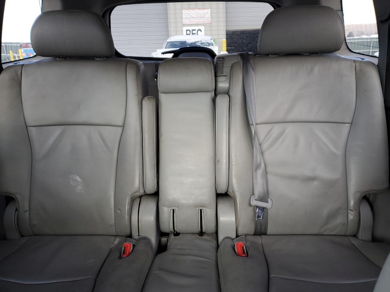 2011 Toyota Highlander - Image 10