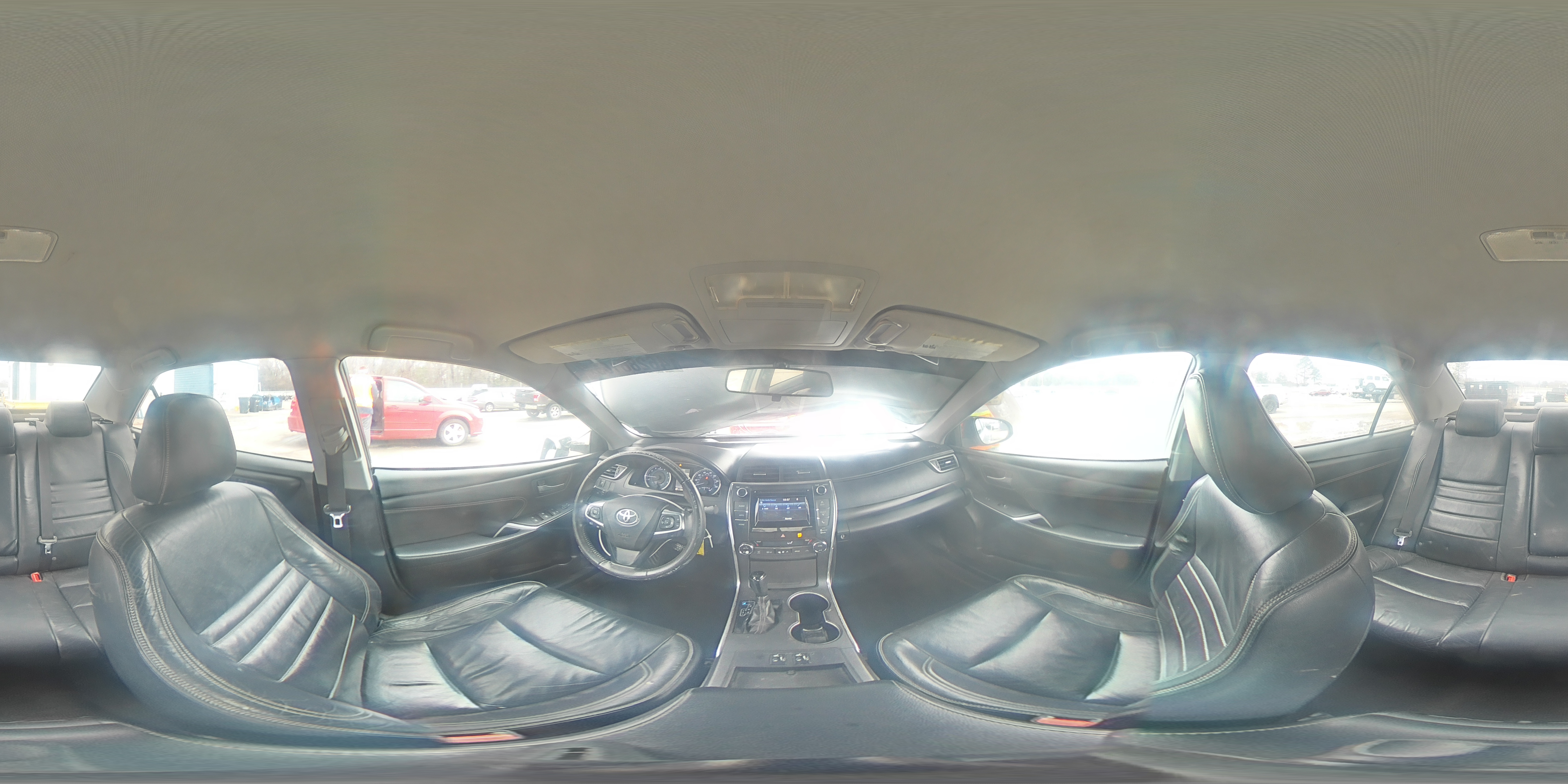 2015 Toyota Camry - Image 15