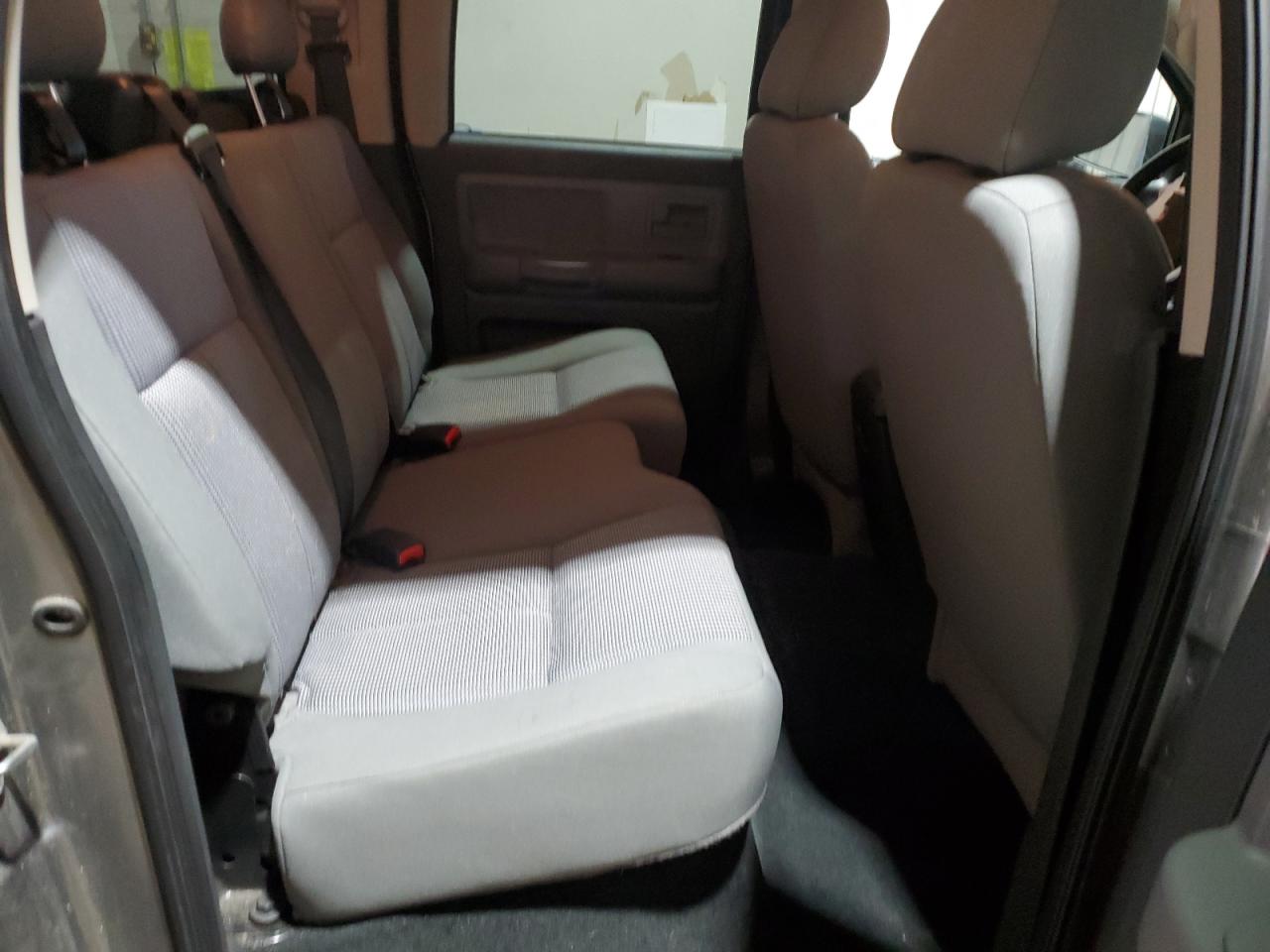 2011 Dodge Dakota - Image 10