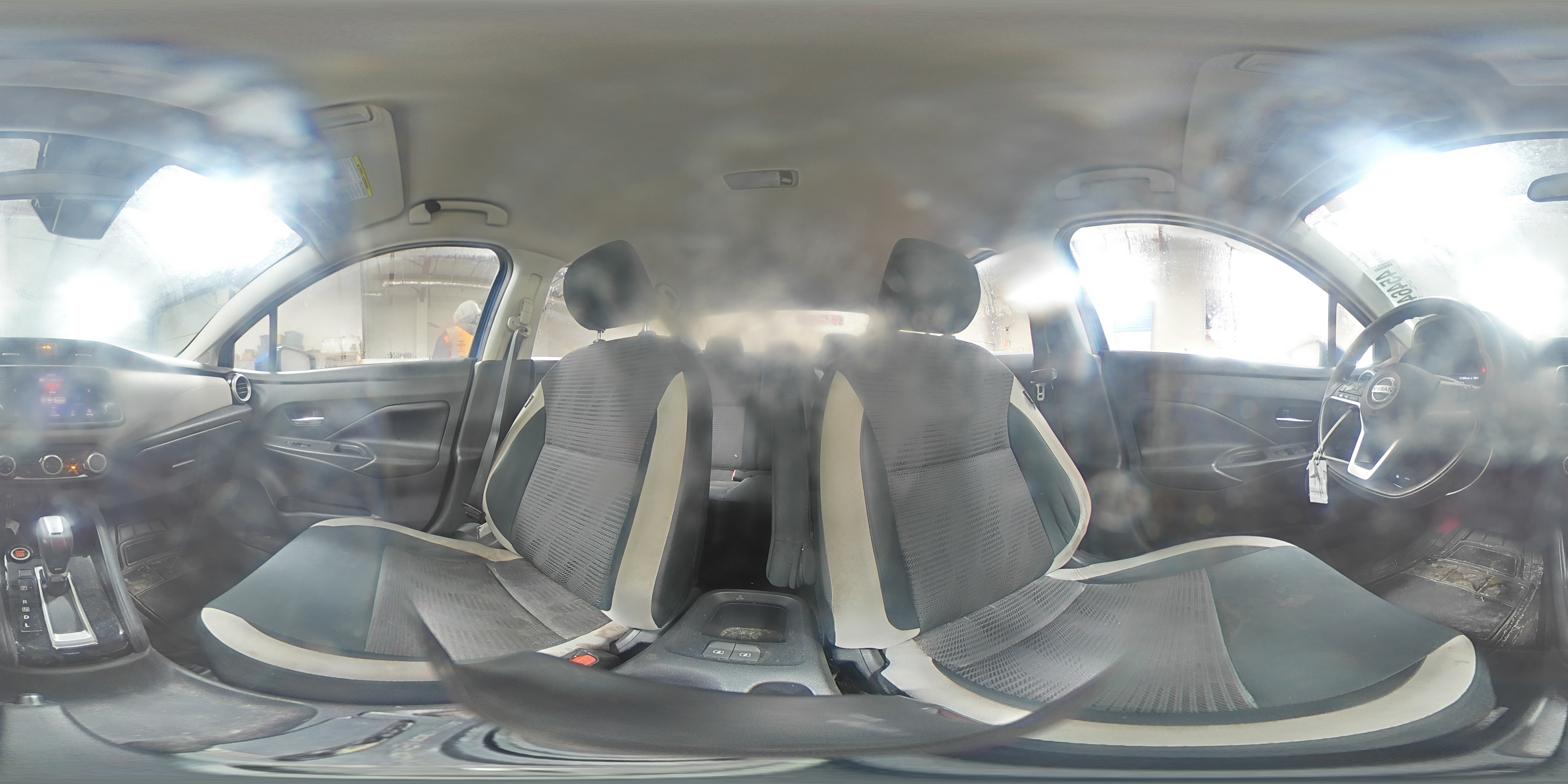 2020 Nissan Versa - Image 15