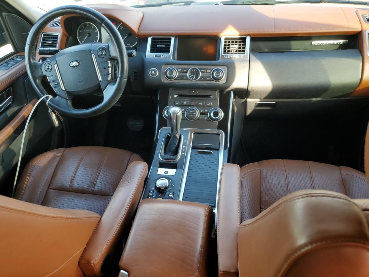2011 Land Rover Range Rover - Image 8