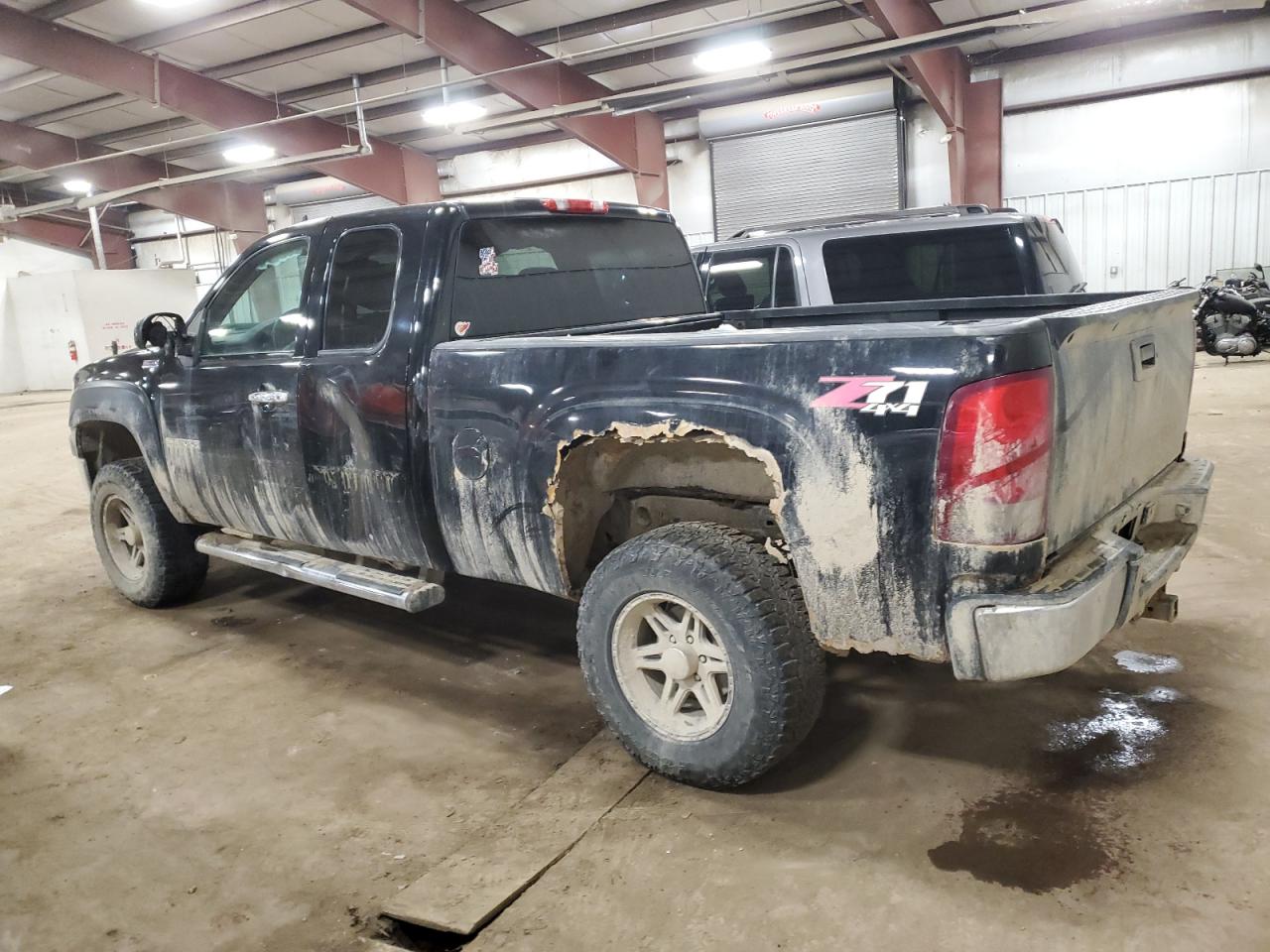 2011 GMC Sierra - Image 2