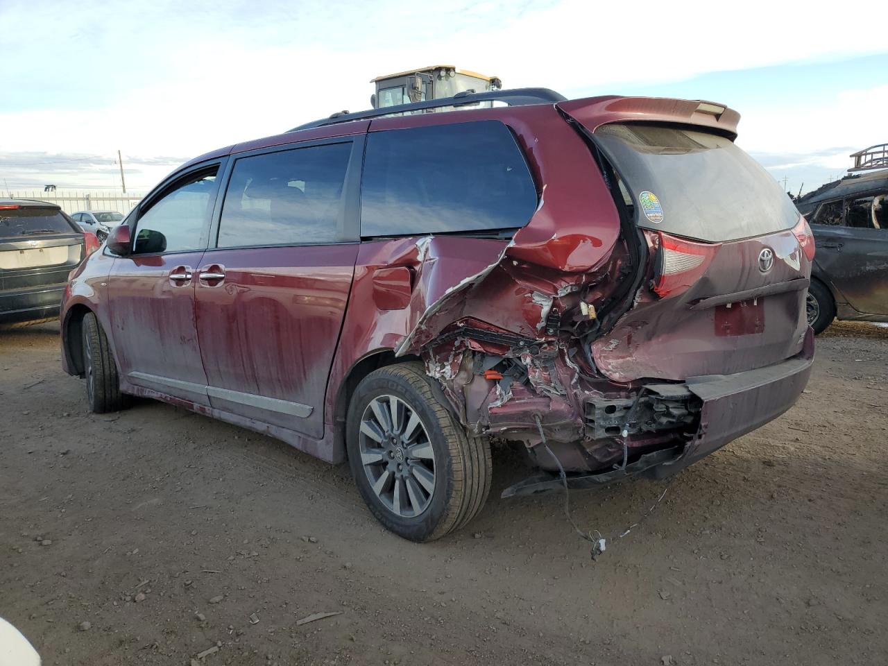 2020 Toyota Sienna - Image 2