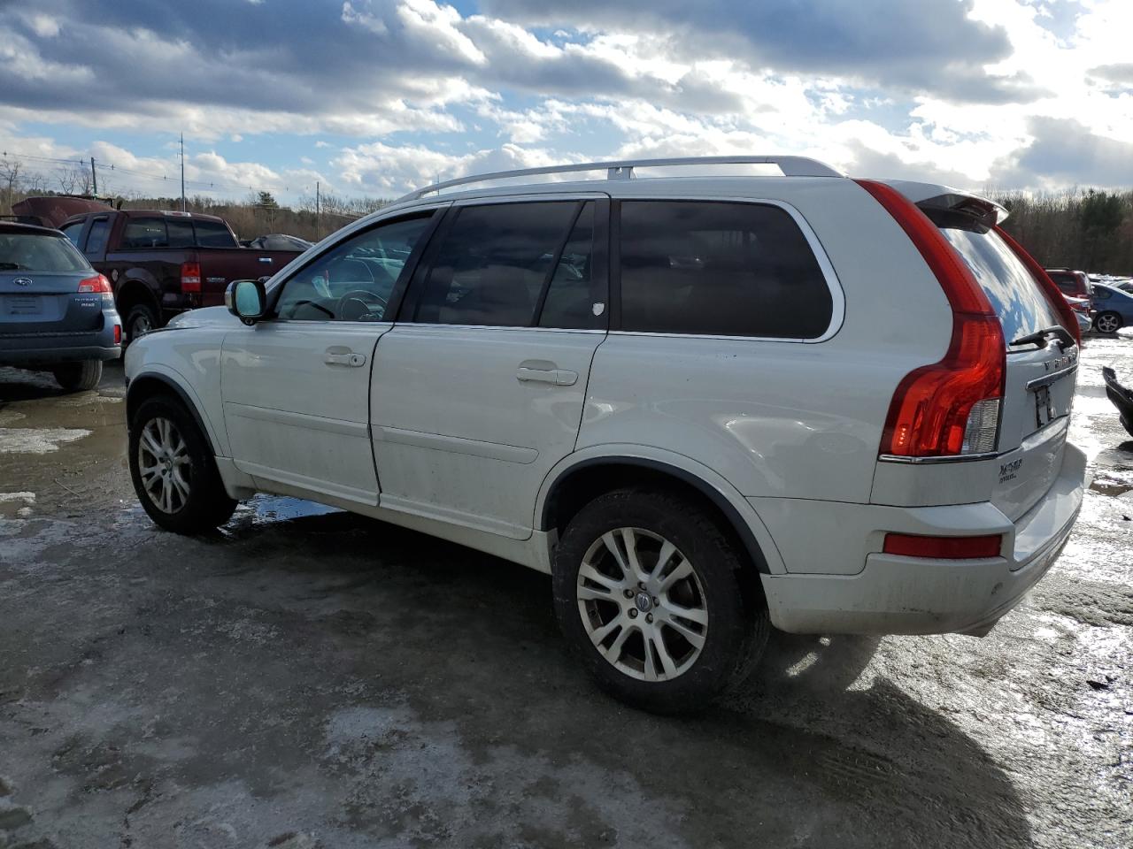 2013 Volvo XC90 - Image 2