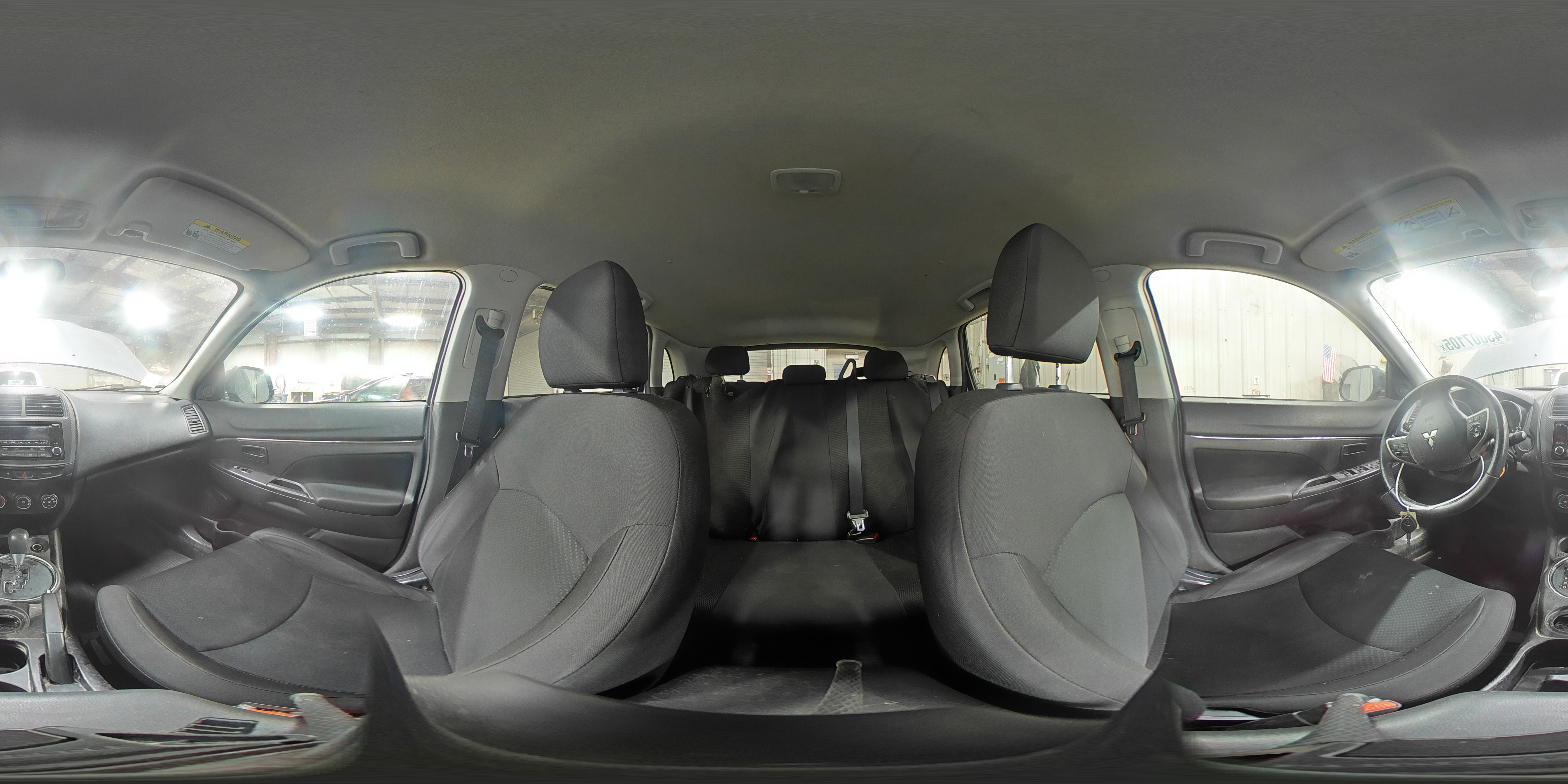 2015 Mitsubishi Outlander - Image 14