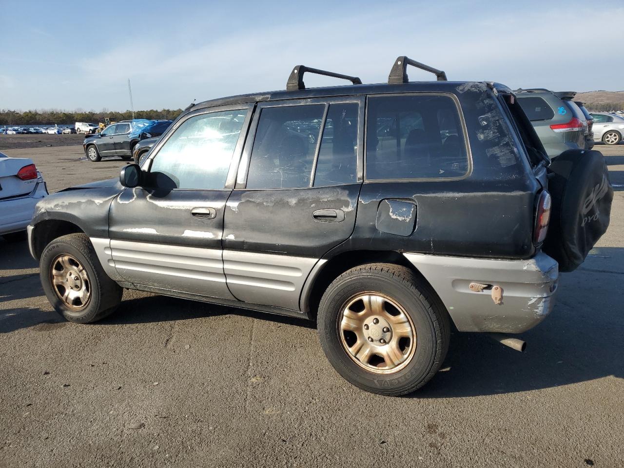 2000 Toyota RAV 4 - Image 2