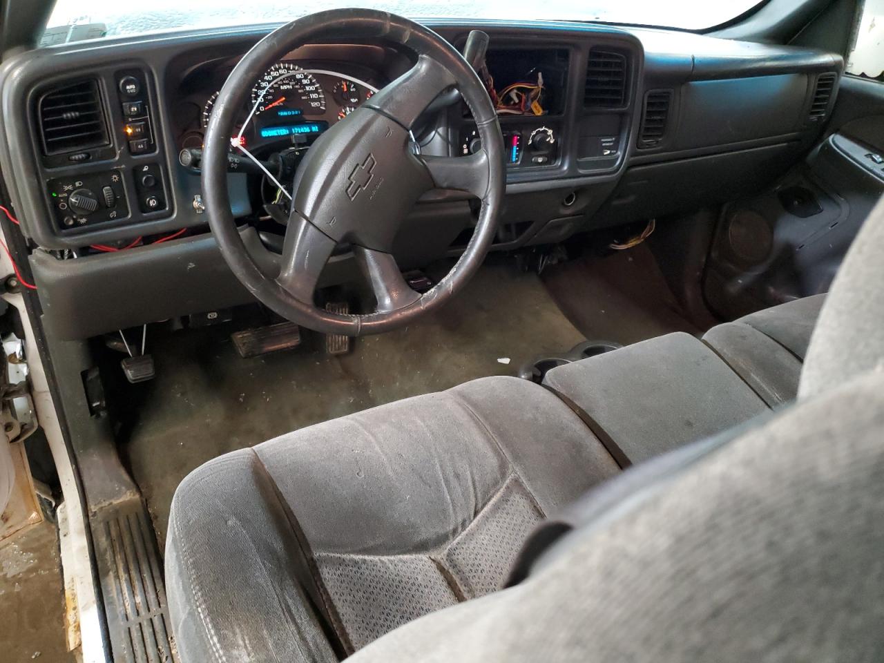 2003 Chevrolet Silverado - Image 8