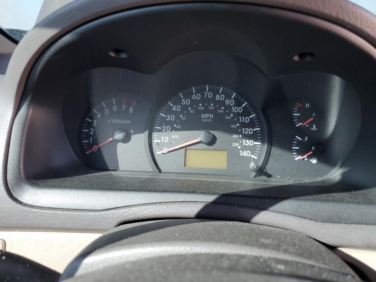 2004 Kia Spectra - Image 9