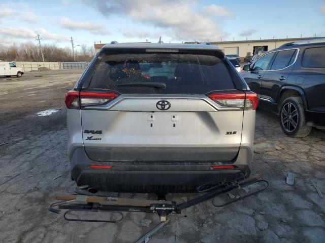  TOYOTA RAV4 2022 Srebrny
