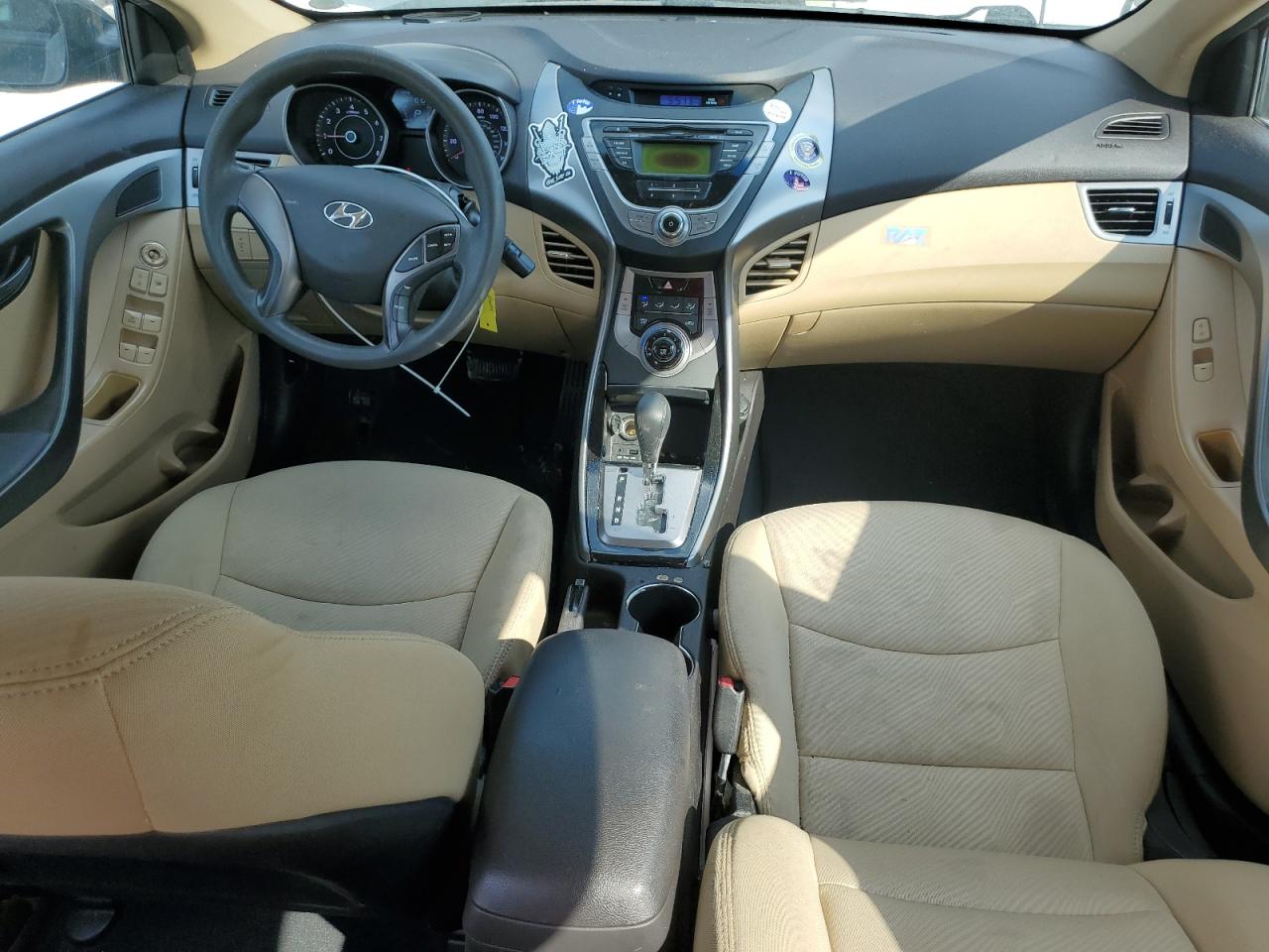 2013 Hyundai Elantra - Image 8