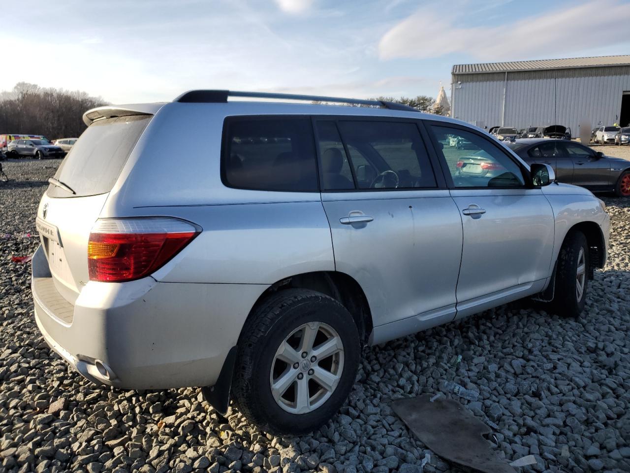 2010 Toyota Highlander - Image 3