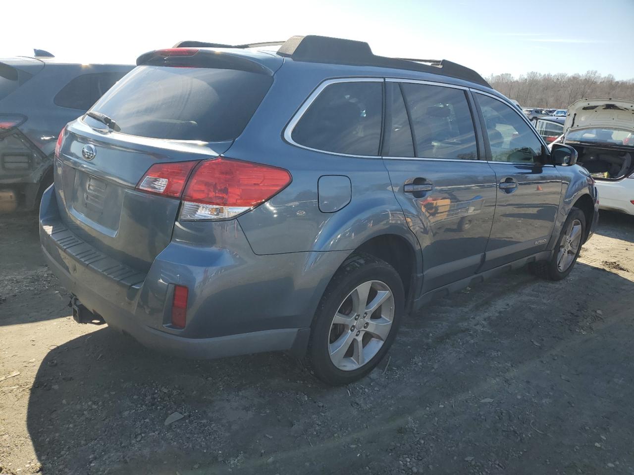 2013 Subaru Outback - Image 3