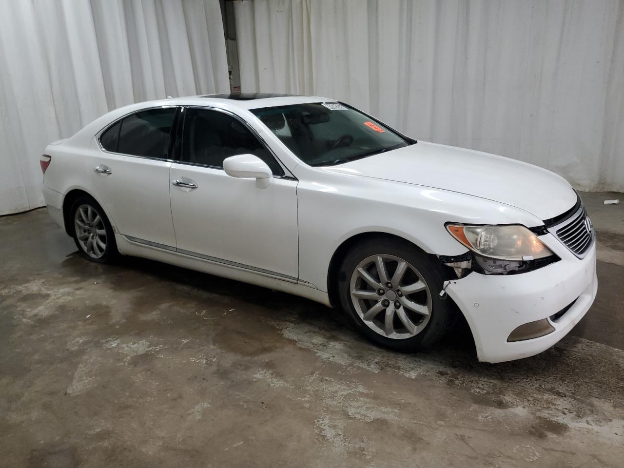 2009 Lexus LS - Image 4