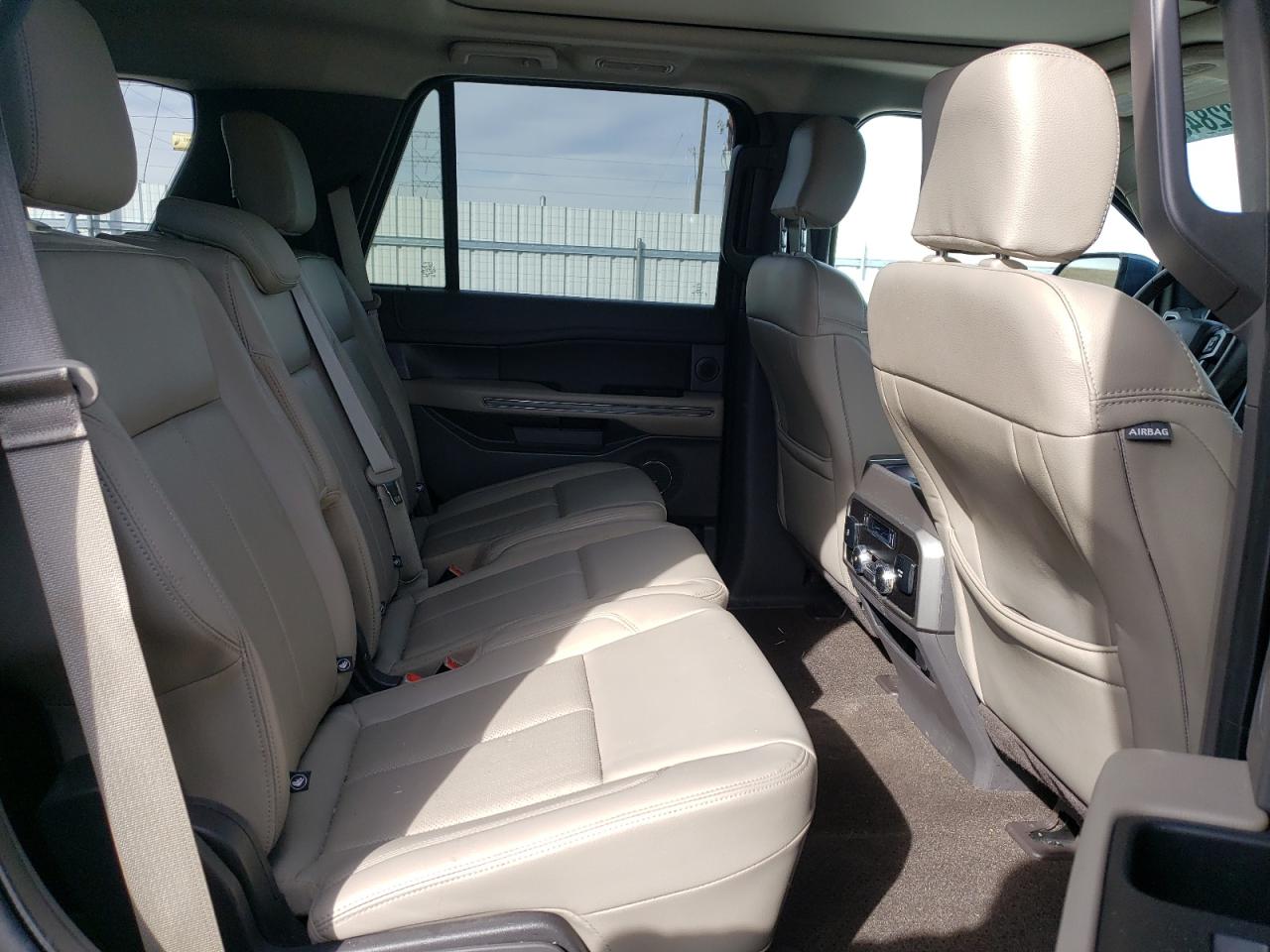 2019 Ford Expedition - Image 11