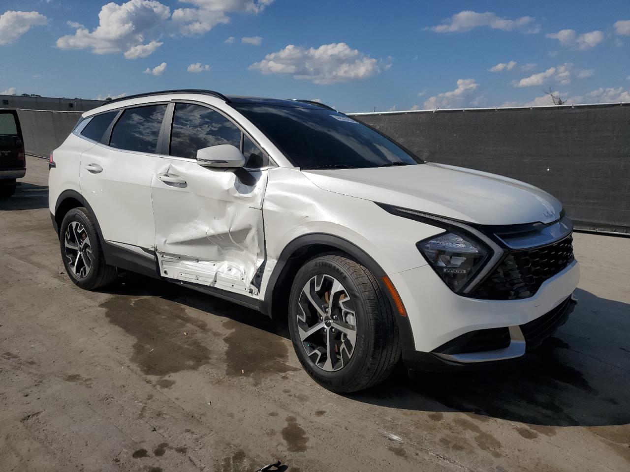 2023 Kia Sportage - Image 4