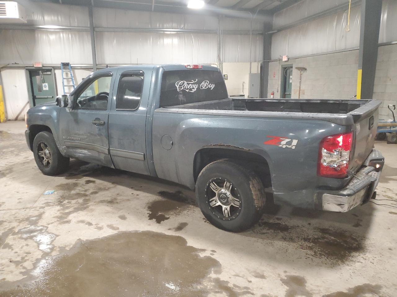 2011 Chevrolet Silverado - Image 2