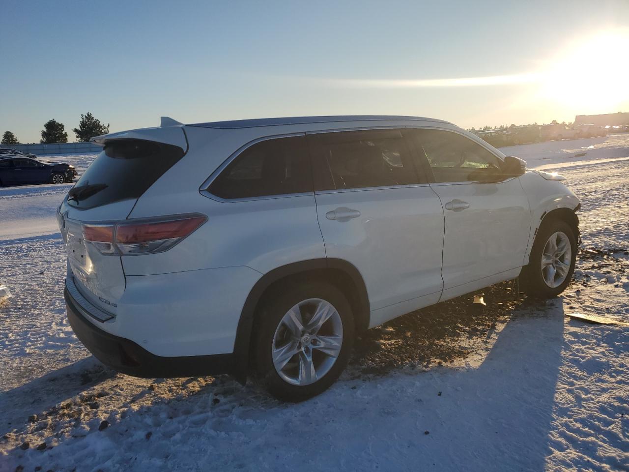 2015 Toyota Highlander - Image 3