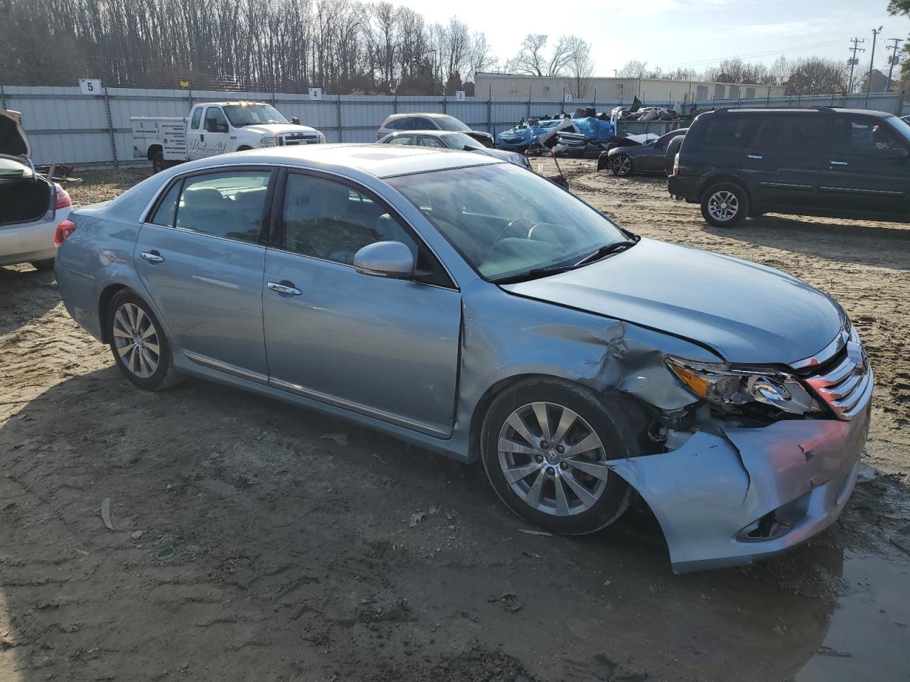 2011 Toyota Avalon - Image 4