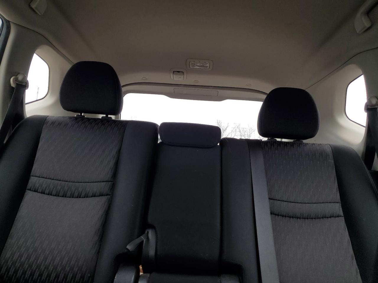 2018 Nissan Rogue - Image 10