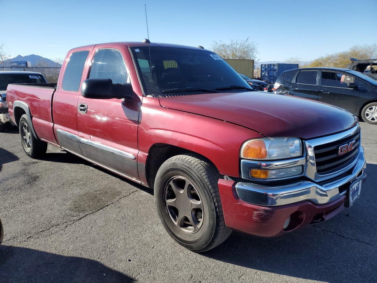 2004 GMC Sierra - Image 4