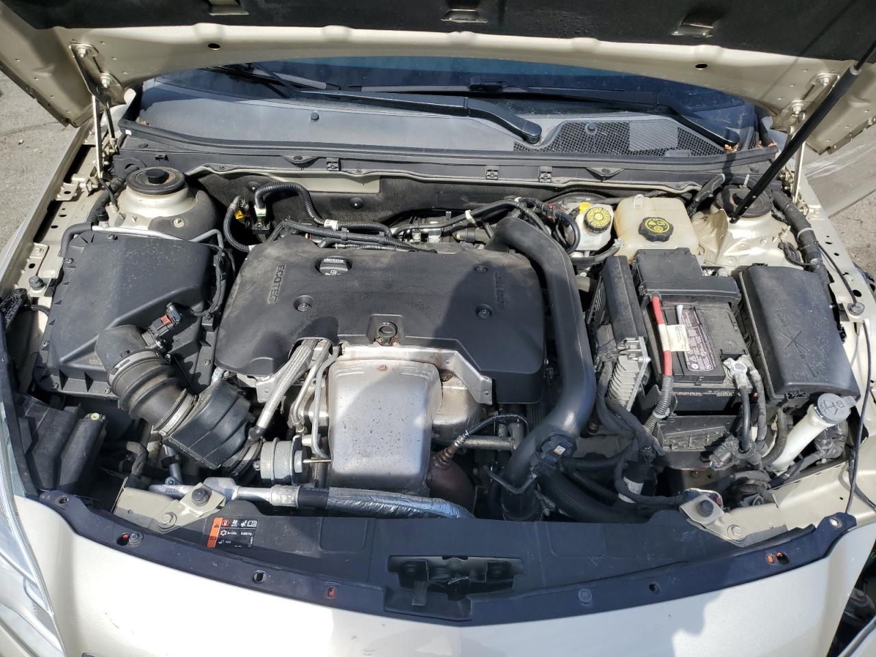 2015 Buick Regal - Image 11