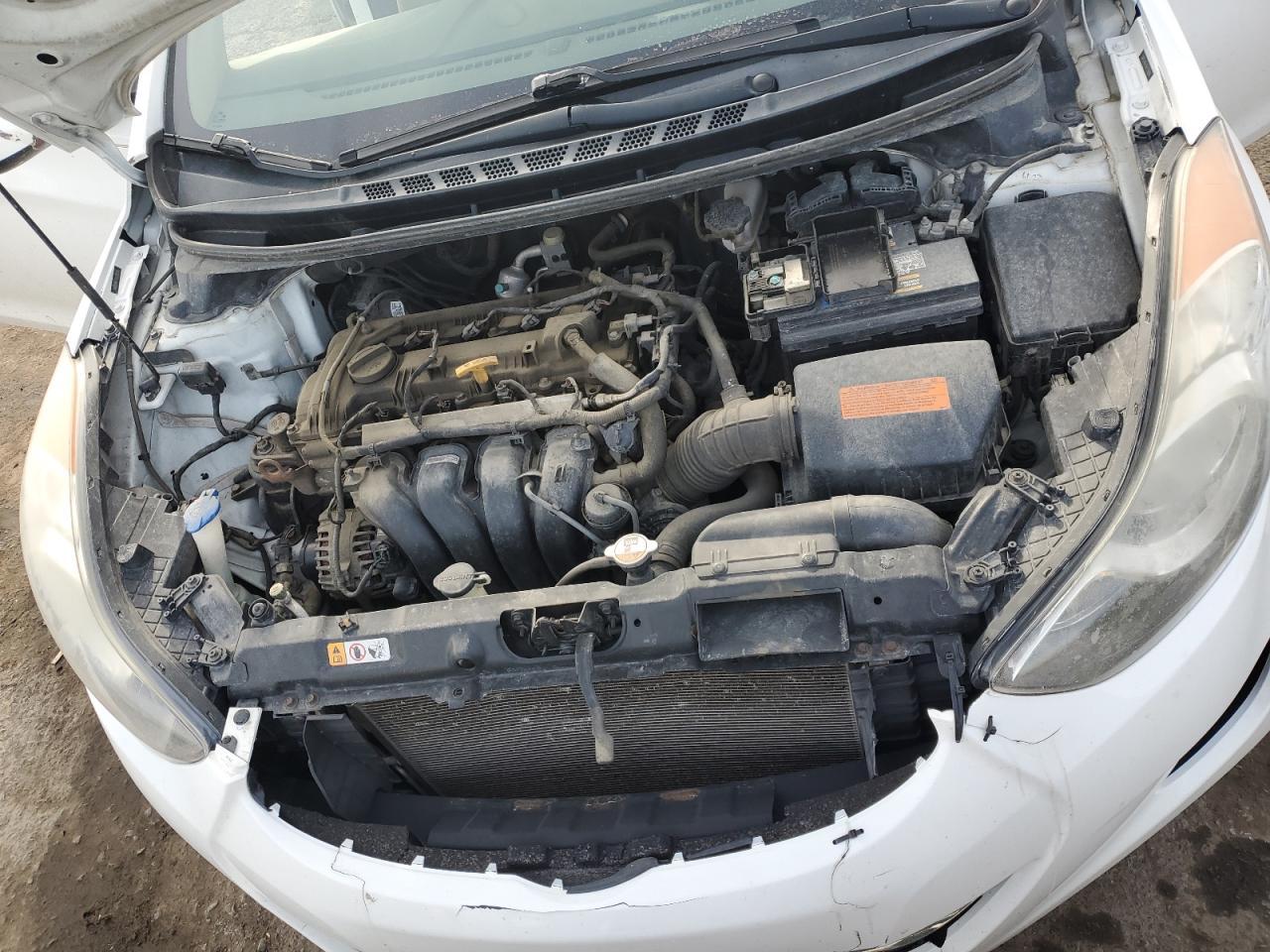 2013 Hyundai Elantra - Image 12