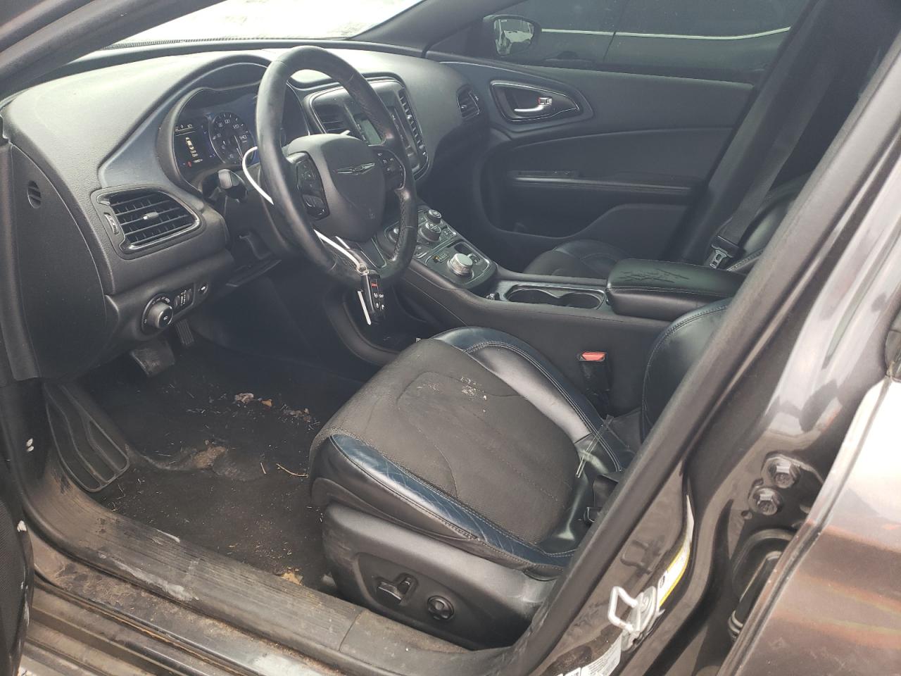 2015 Chrysler 200 - Image 7