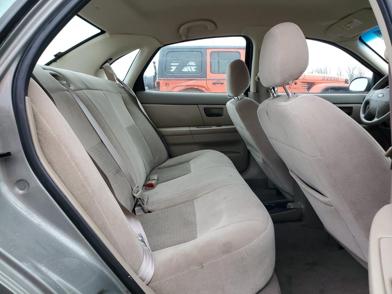 2003 Ford Taurus - Image 10