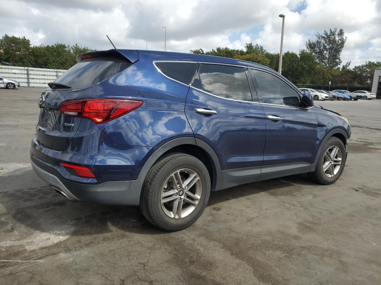 2018 Hyundai Santa Fe - Image 3