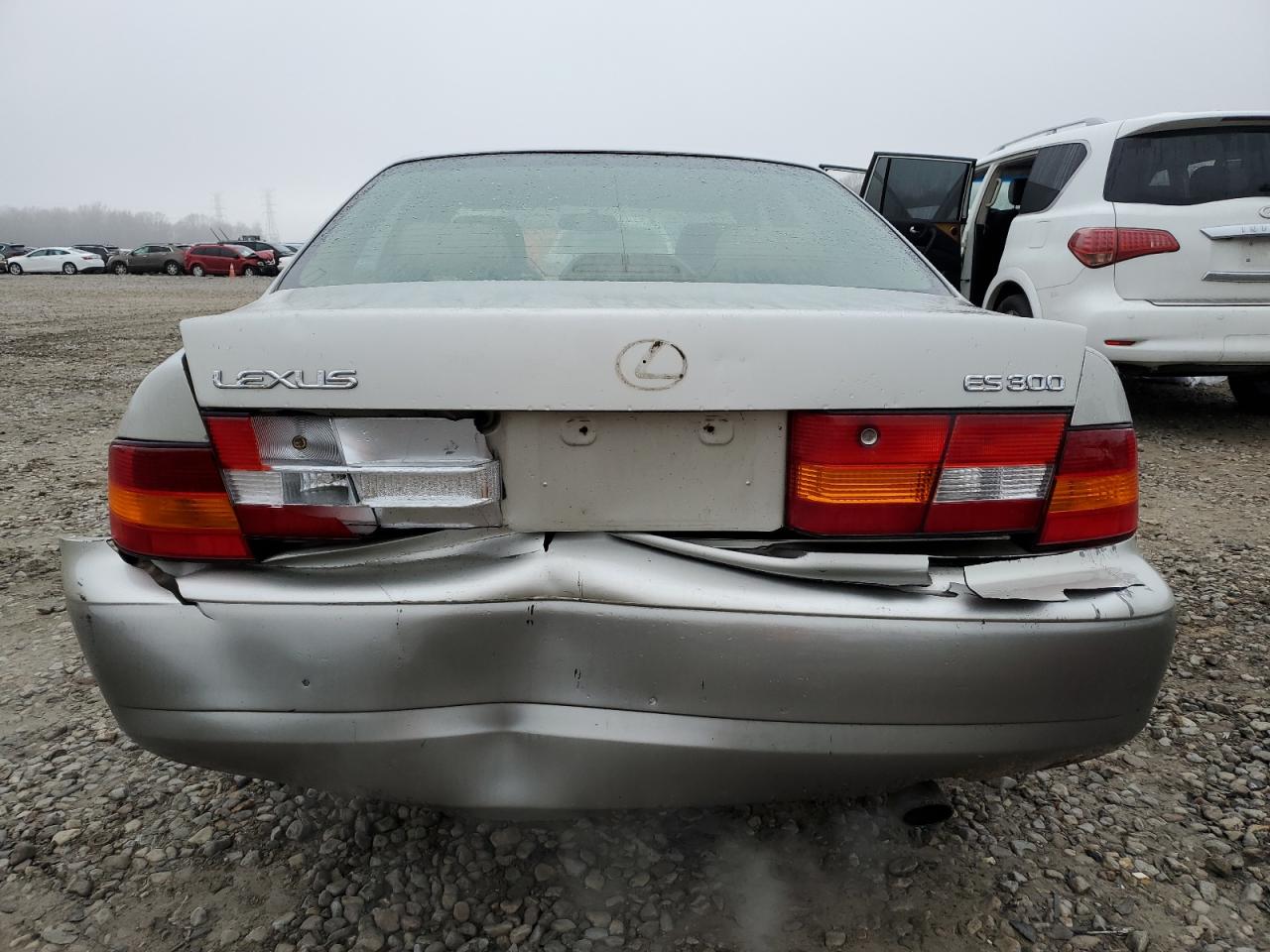 1997 Lexus ES - Image 6