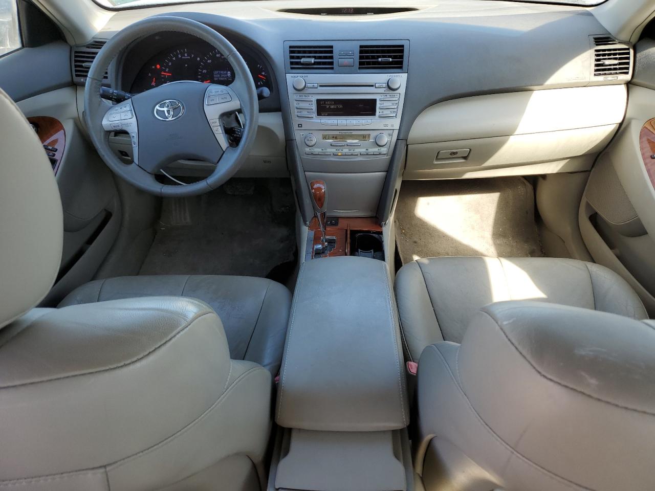 2010 Toyota Camry - Image 8