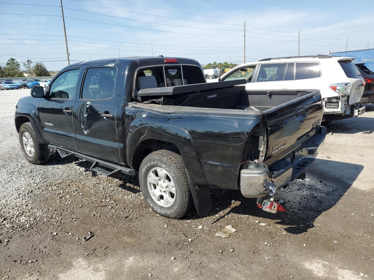 2011 Toyota Tacoma - Image 2