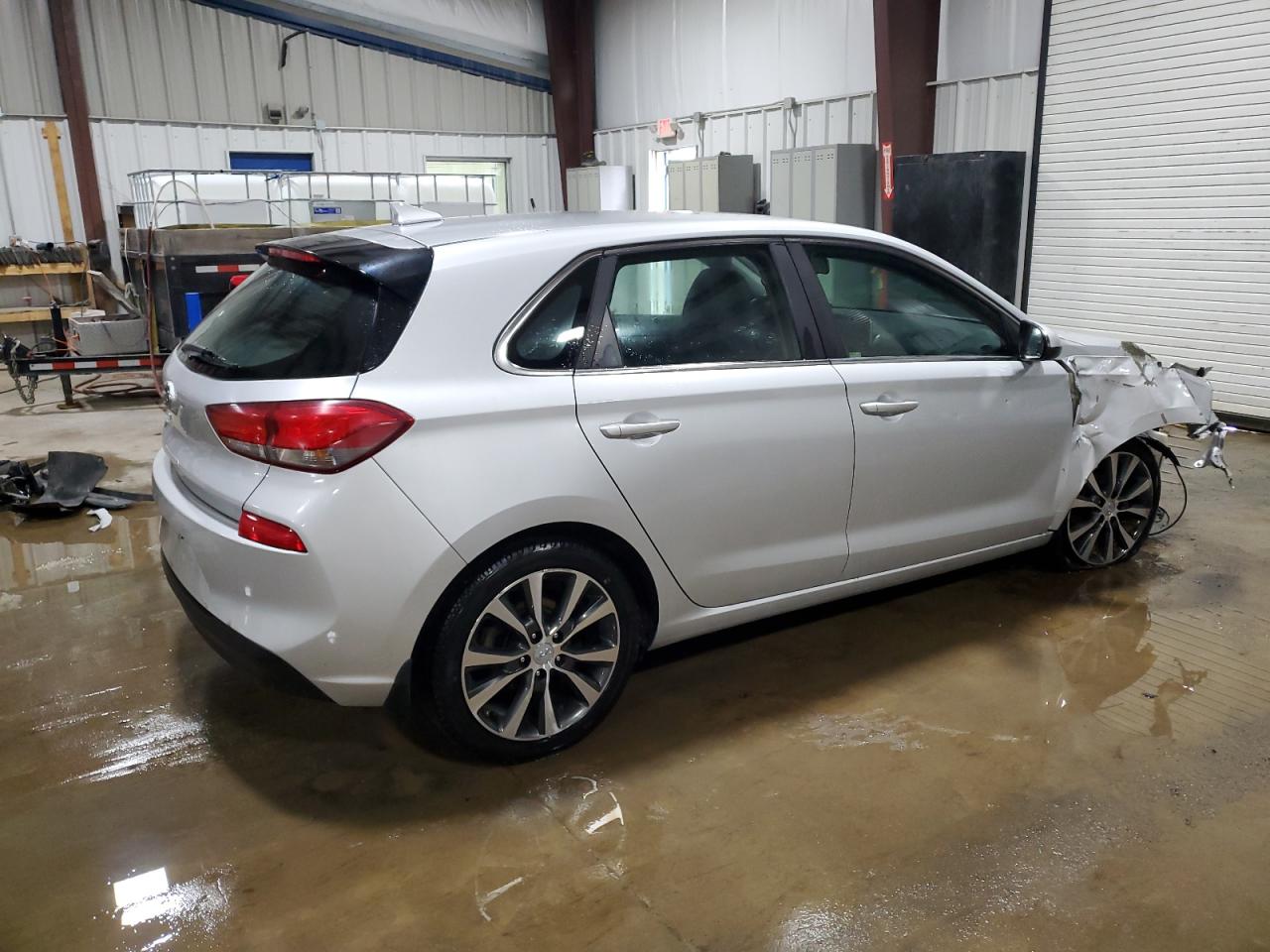 2018 Hyundai Elantra - Image 3