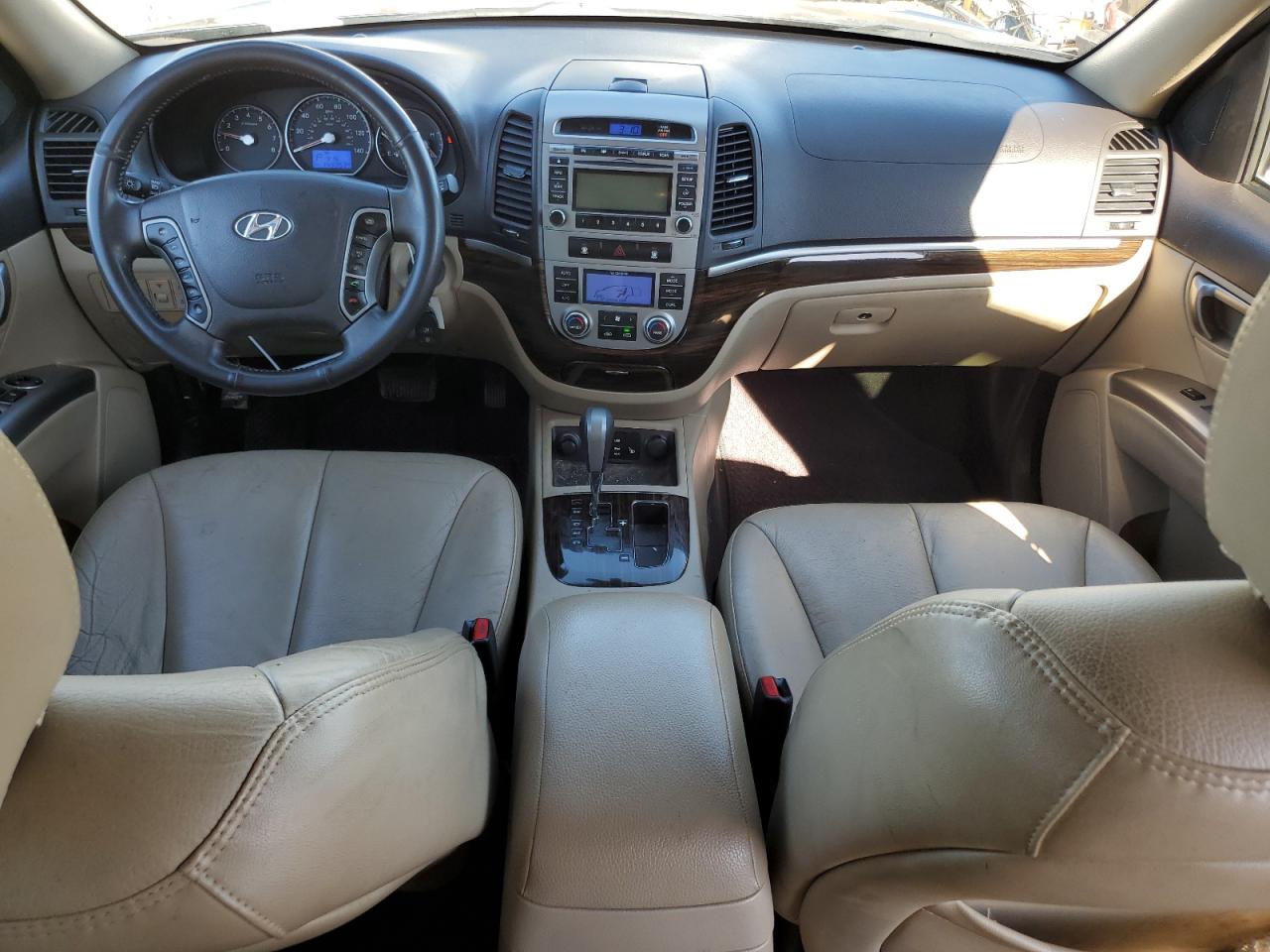 2010 Hyundai Santa Fe - Image 8