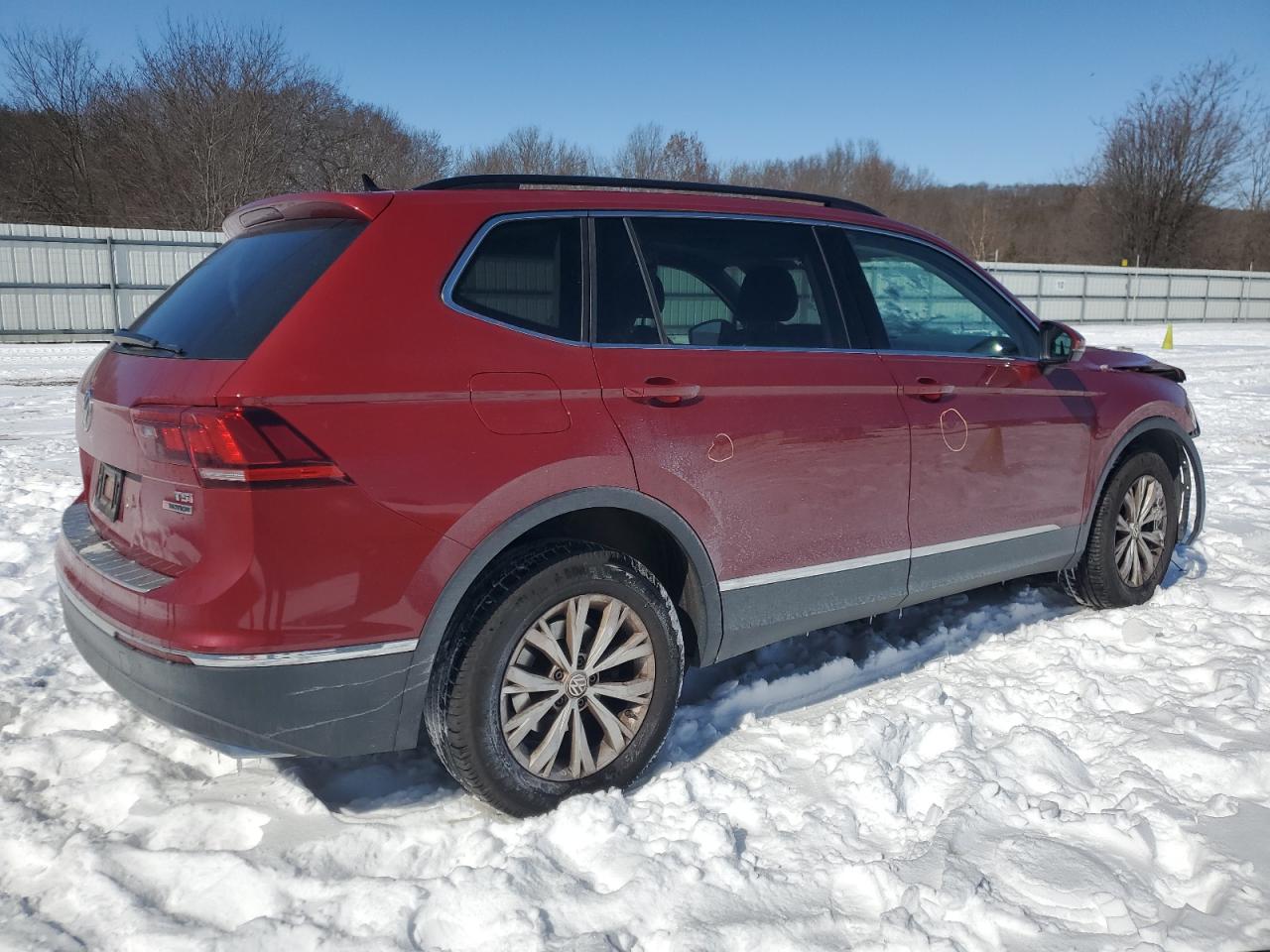 2018 Volkswagen Tiguan - Image 3