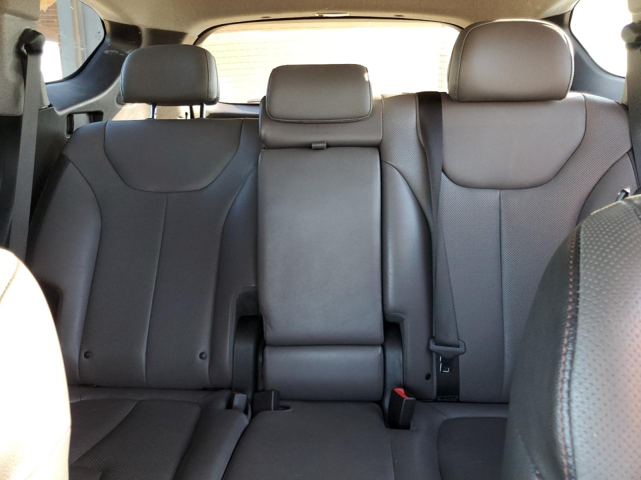 2019 Hyundai Santa Fe - Image 10