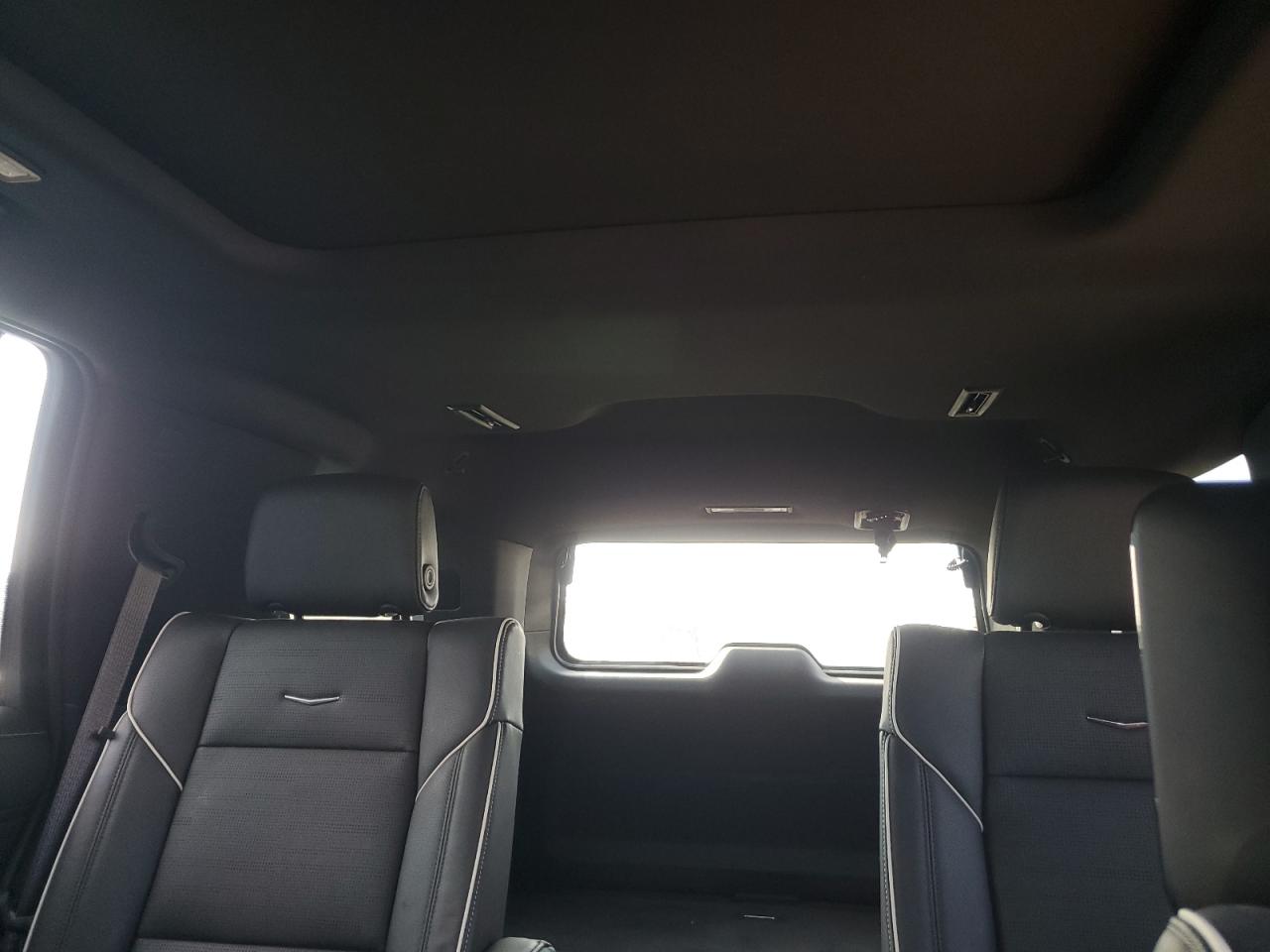 2021 Cadillac Escalade - Image 10