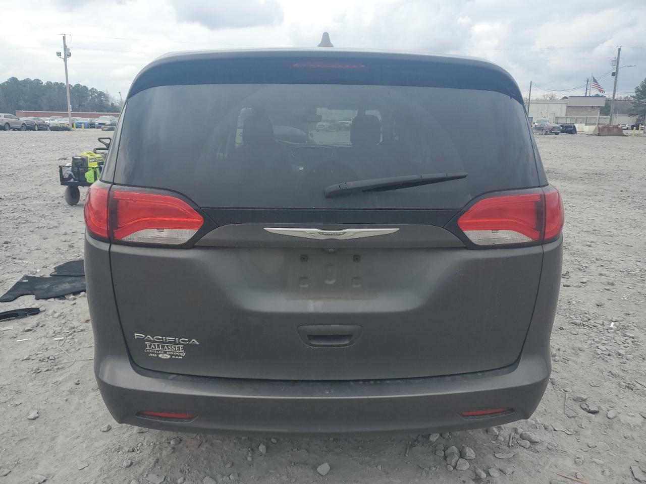 2017 Chrysler Pacifica - Image 6