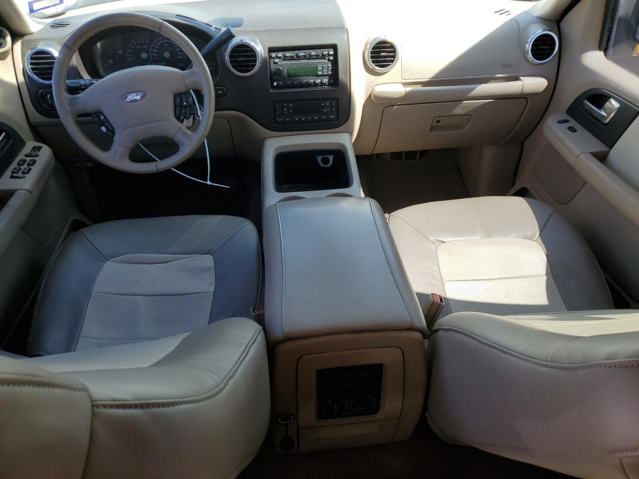2004 Ford Expedition - Image 8