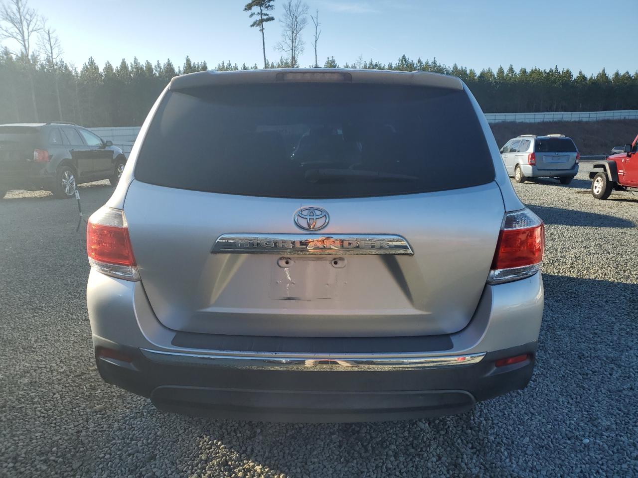 2011 Toyota Highlander - Image 6