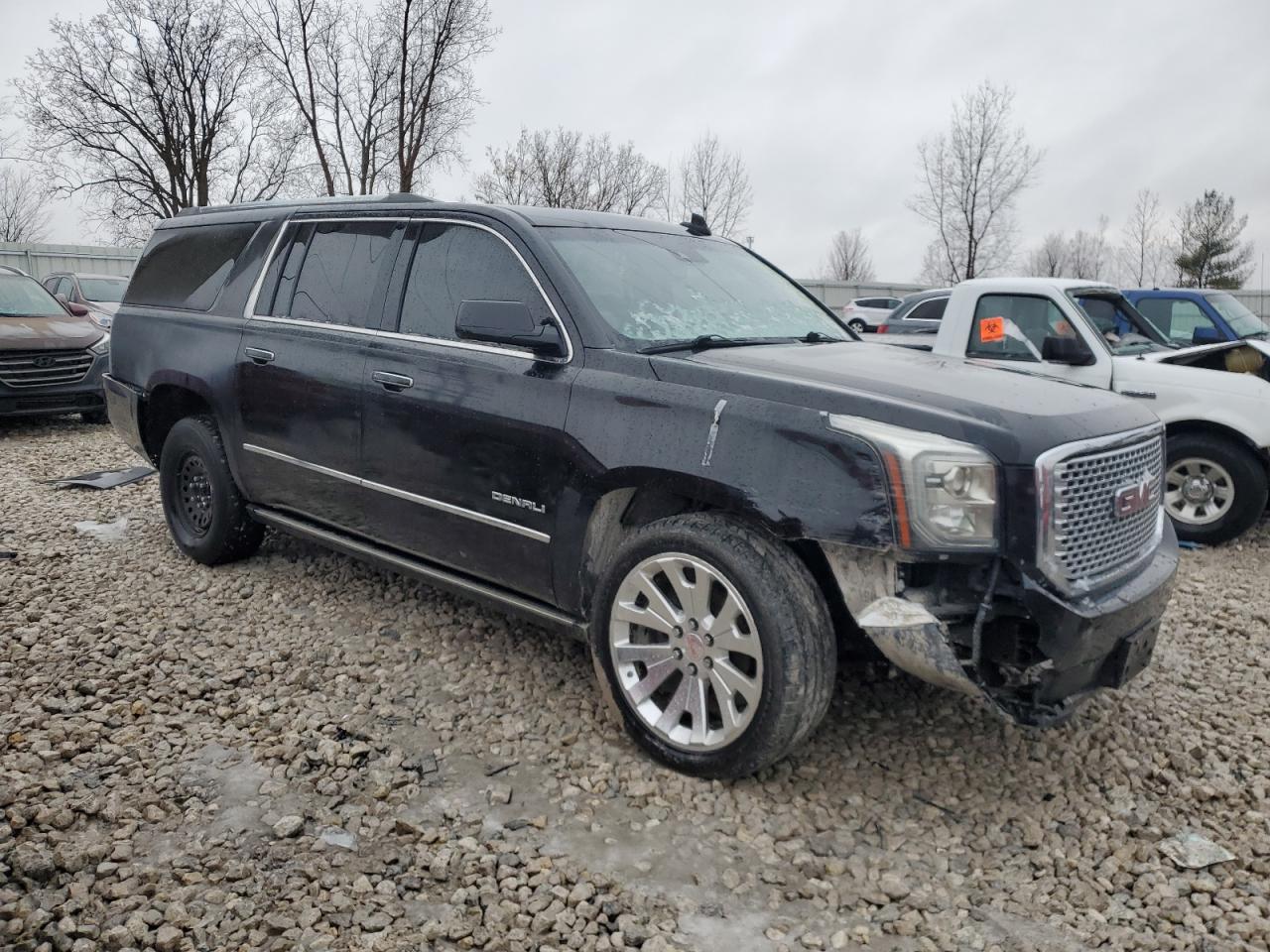 2017 GMC Yukon - Image 4