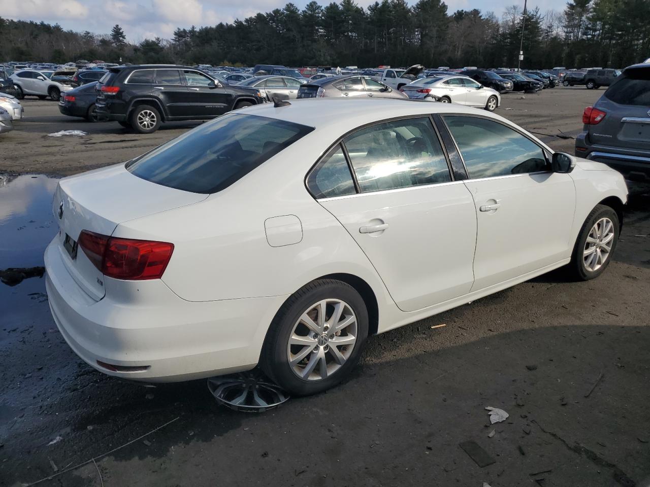 2017 Volkswagen Jetta - Image 3