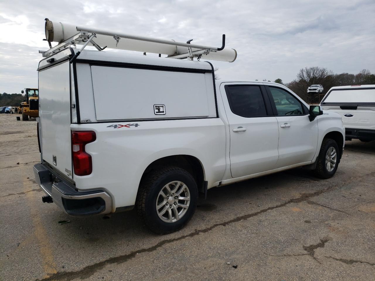 2021 Chevrolet Silverado - Image 3