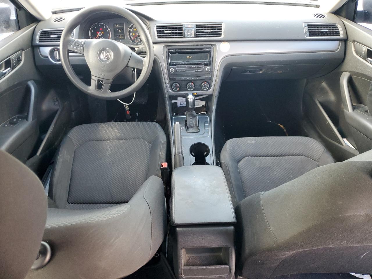 2014 Volkswagen Passat - Image 8