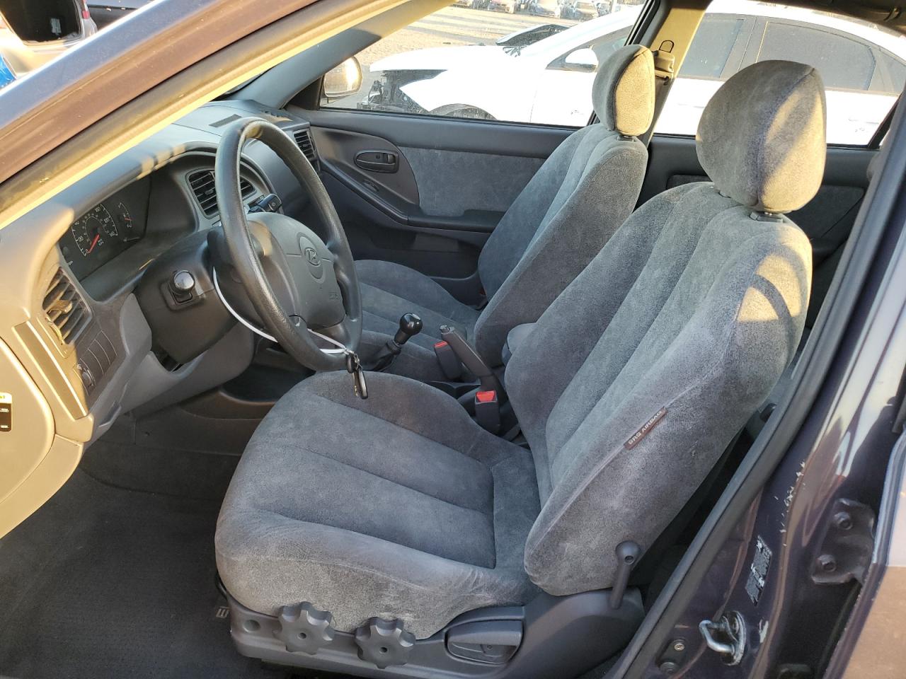 2002 Hyundai Elantra - Image 7