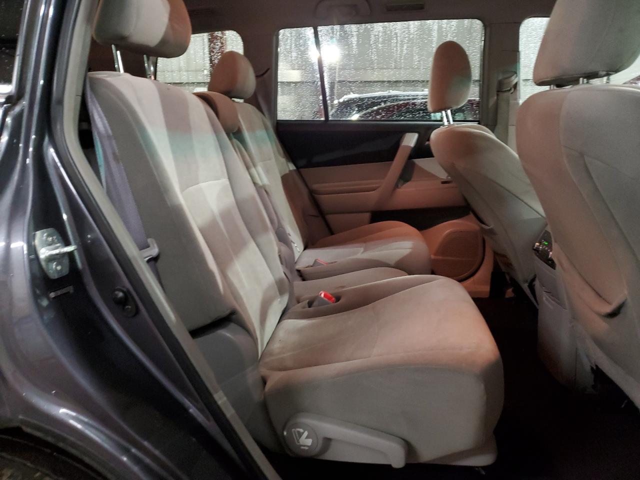 2013 Toyota Highlander - Image 10