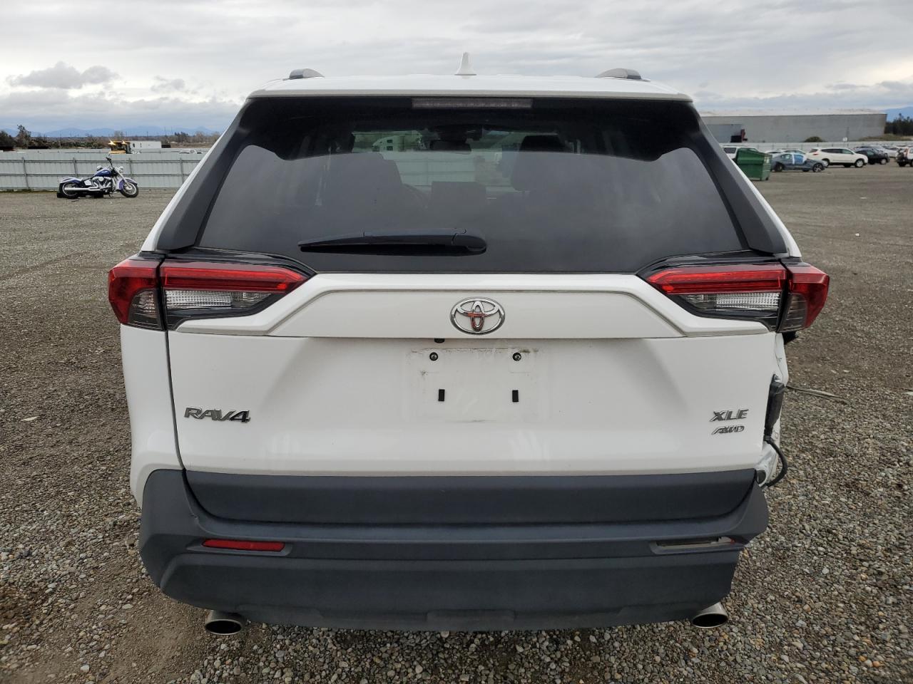 2022 Toyota RAV 4 - Image 6